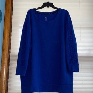 Long-sleeve activewear shirt, size 3x.